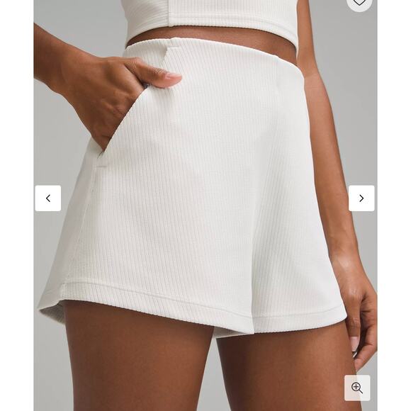 Lululemon Ribbed Softstreme HR Short 2” NWT - Bone / Size 8 - Picture 7 of 8